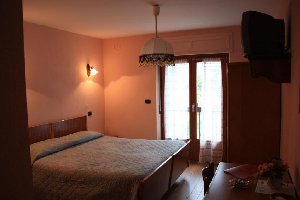 Hotel Bellevue Gignod Ruang foto