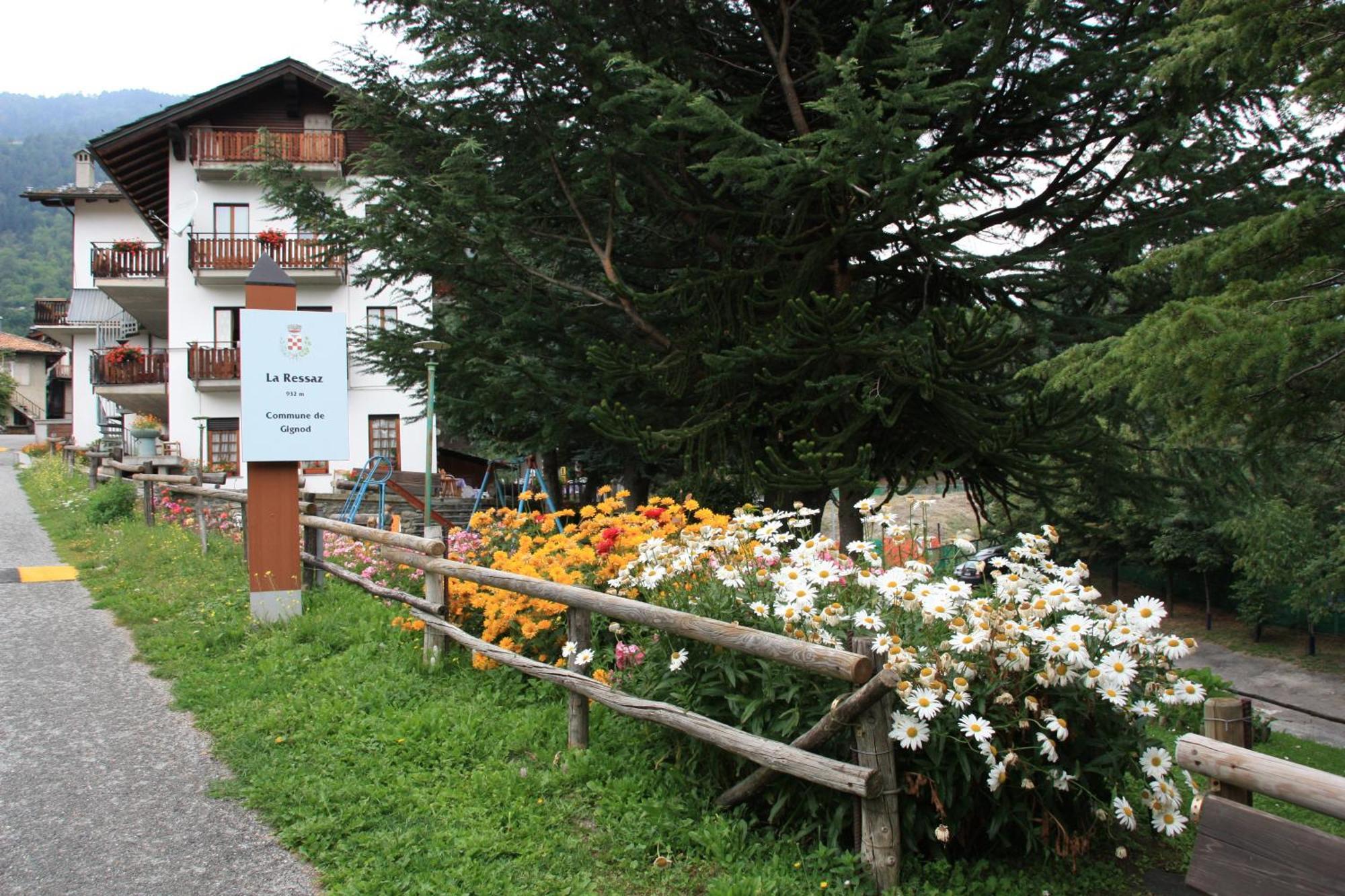 Hotel Bellevue Gignod Bagian luar foto