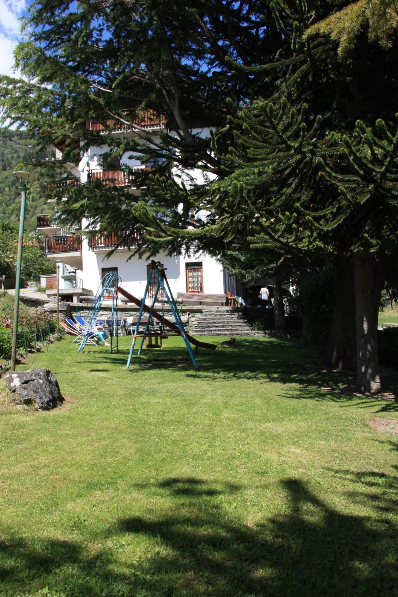 Hotel Bellevue Gignod Bagian luar foto
